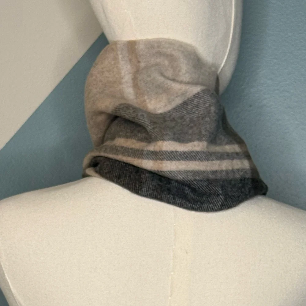 Jos. A. Bank 100% Cashmere Plaid Scarf Beige Taupe Gray Classic Winter Neutral